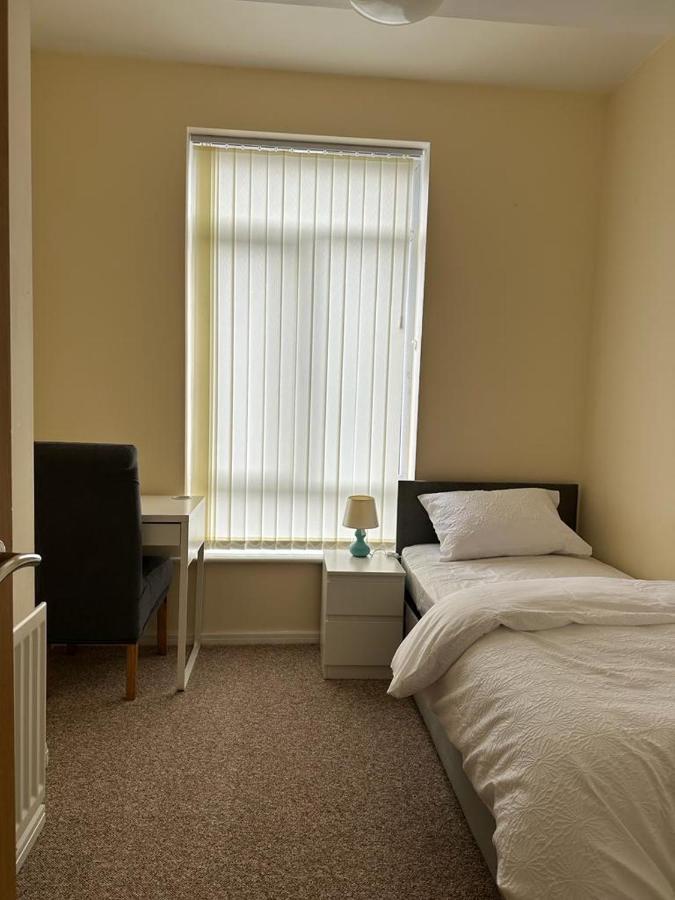 7 Minutes From Etihad Guest house *